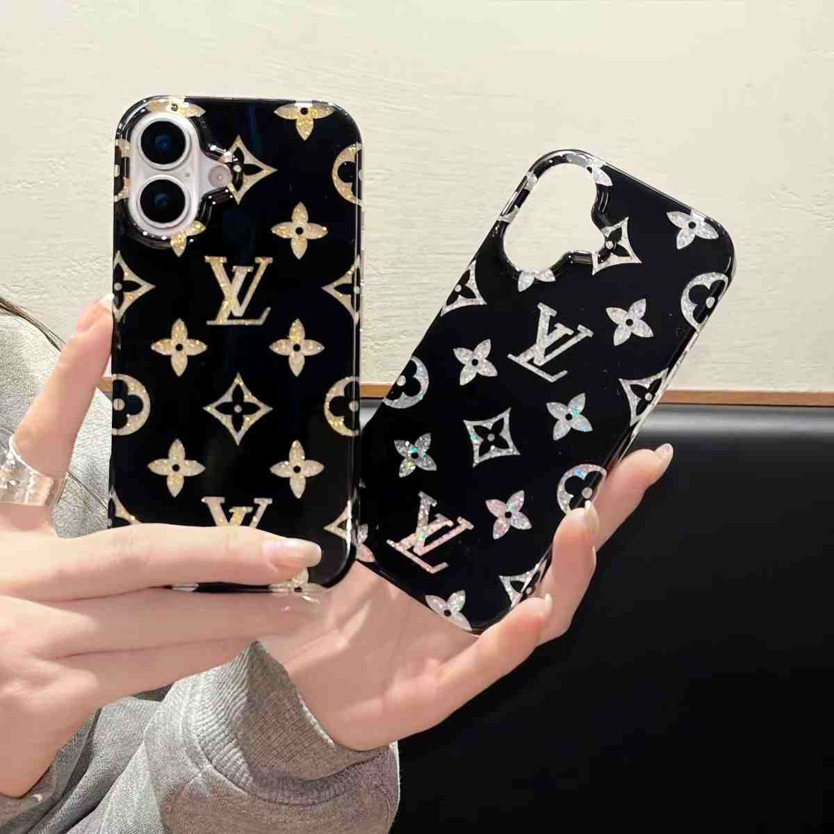 LV iphone 16 pro ケース
