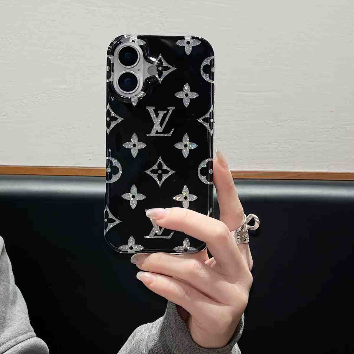 lv iphone 16 plusカバー おすすめ